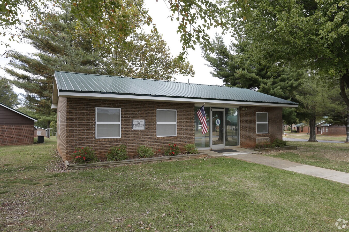 Photo - Colonial Heights