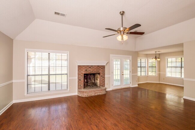 Photo - 390 Cherry Tree Ln