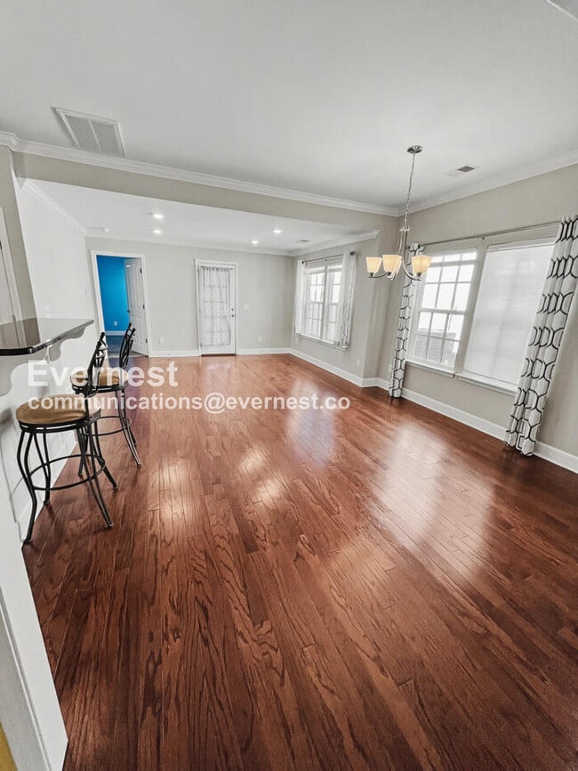 Photo - 2007 Oak Trail Dr