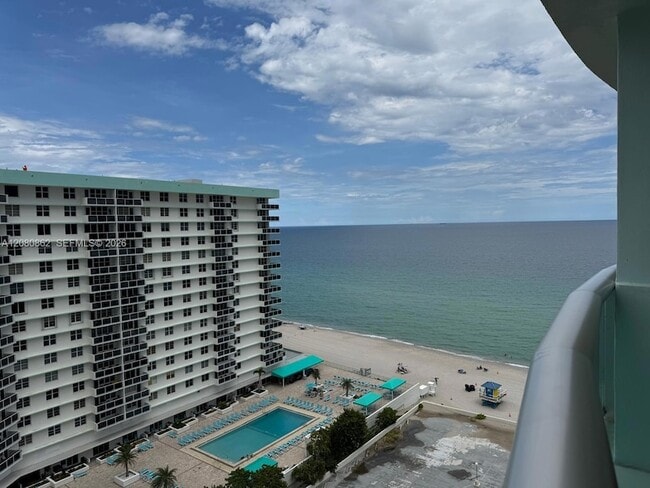 Building Photo - 3801 S Ocean Dr Unit 15A
