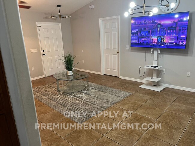 Photo - 528 Anise Ct