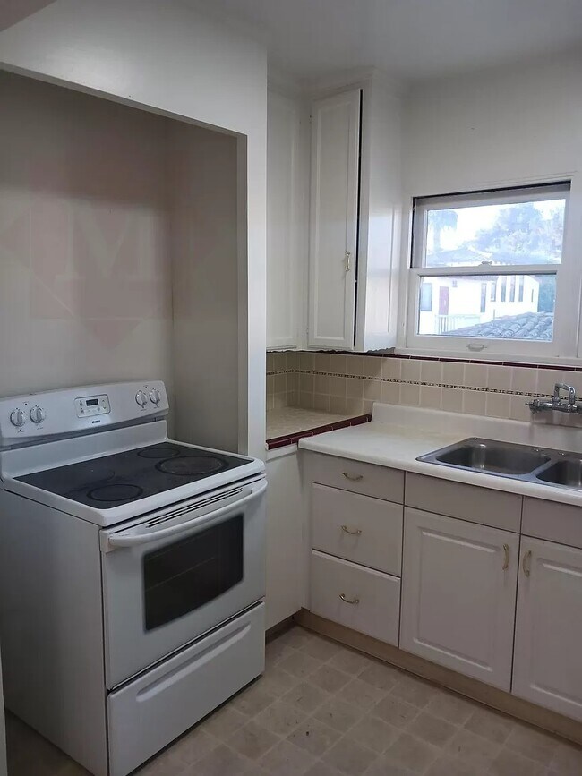 Photo - 133 Chapala St