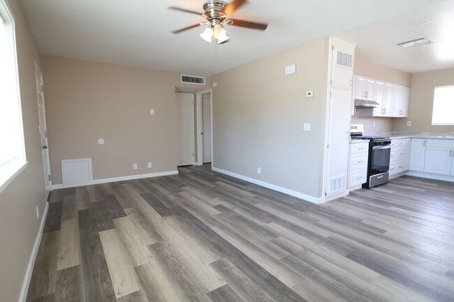Photo - MOY426 Unit 426 W Moyer Ave #C