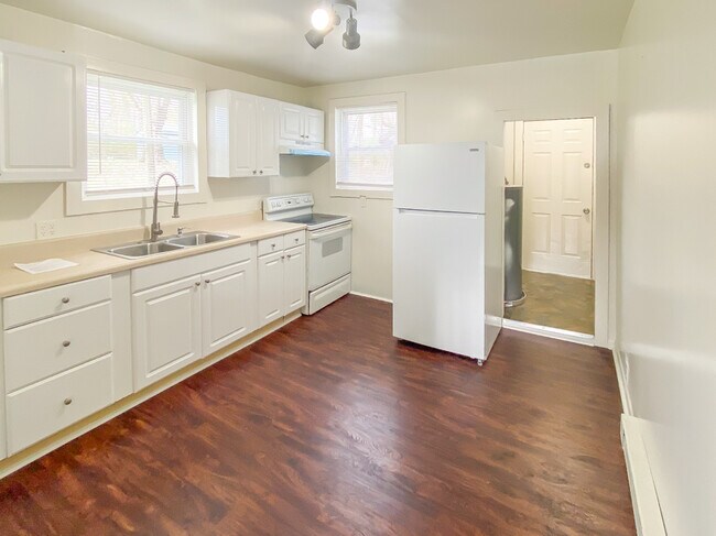 Photo - 2201 Front St