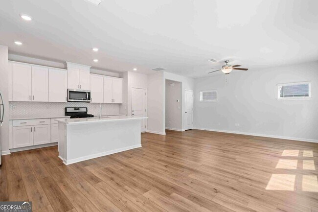 Photo - 279 Wells Cir