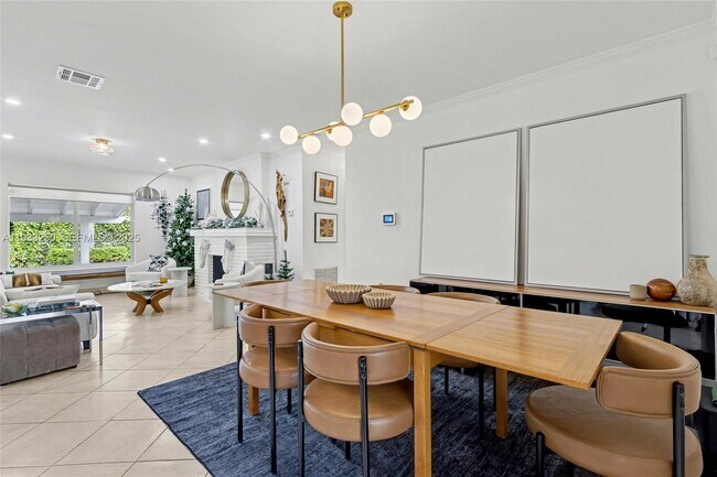 Photo - 818 NW 29th Ct