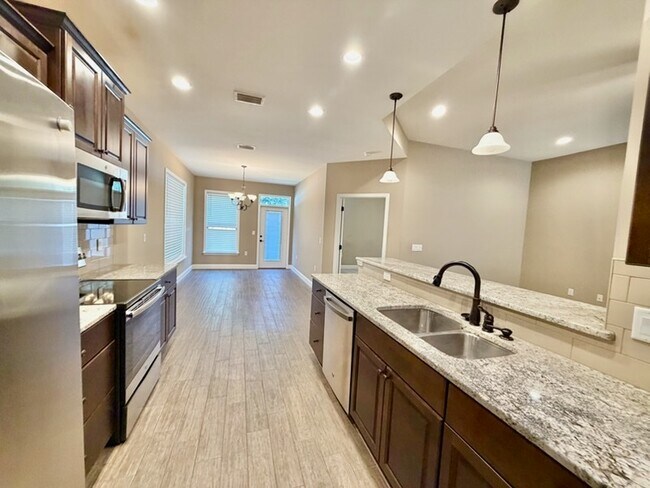 Photo - 131 Fetting Ave