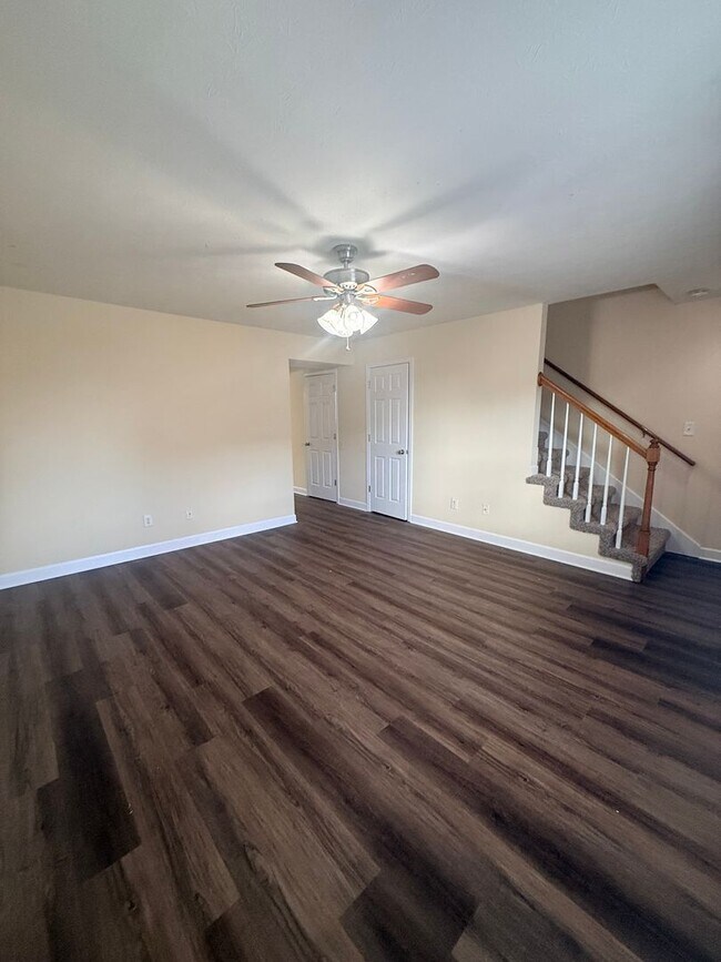 Photo - Great townhouse for quiet family living