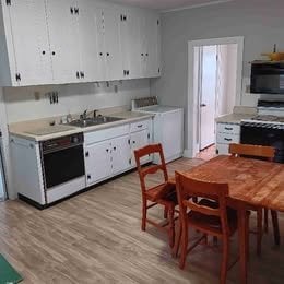 Photo - 18 Spruce St