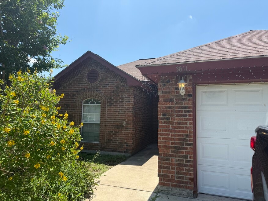 3611 Amando St