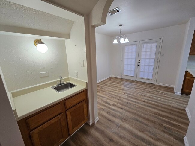 Photo - College Station -2 bedroom/ 2.5 bath - 2 story condo -Complex has a Pool.