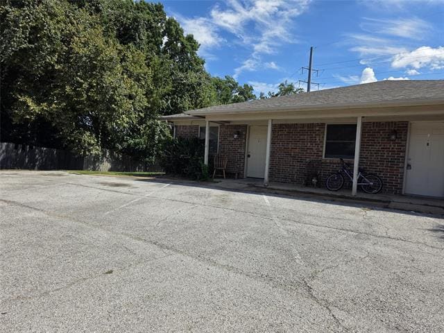 Building Photo - 990 Shady Brook Dr