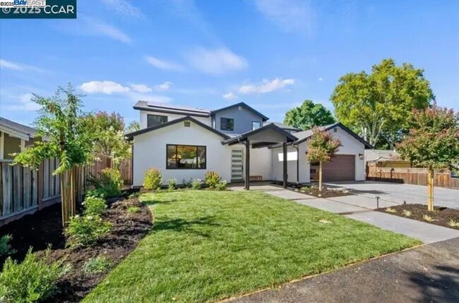 Photo - 132 Quinterra Ln