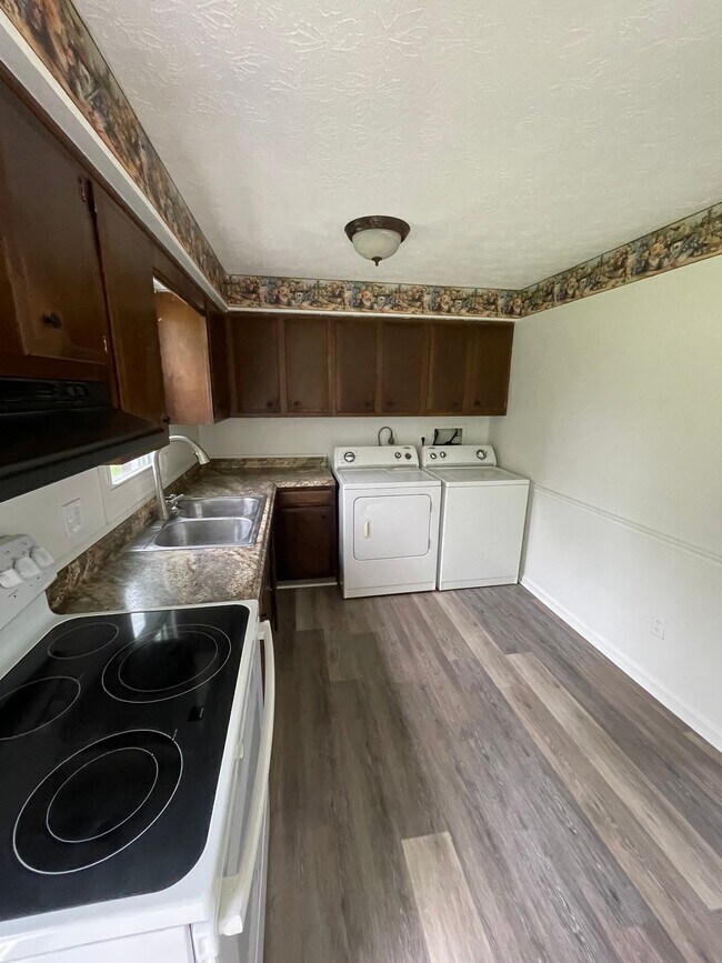 Photo - 1239 Zwick Ave