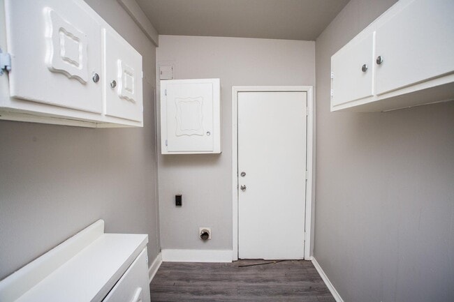 Photo - 4629 Elgin Ave