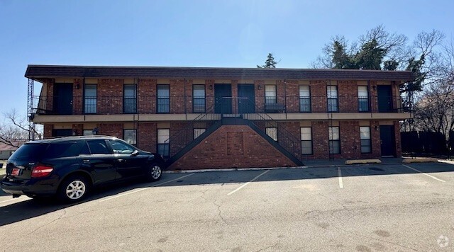 Building Photo - Windsor Bridge Unit 6 Rental