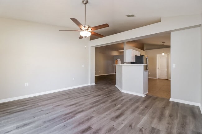 Photo - 1305 Alhambra Crest Dr