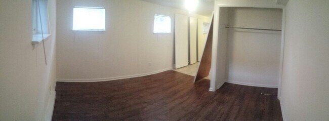 Photo - Suburban Square Apartments