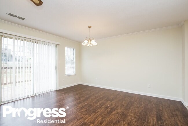 Photo - 1480 Devon Mill Way