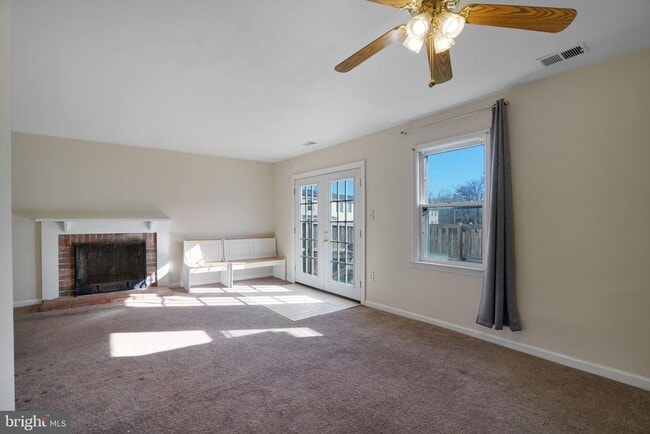 Photo - 9 Park Square Dr