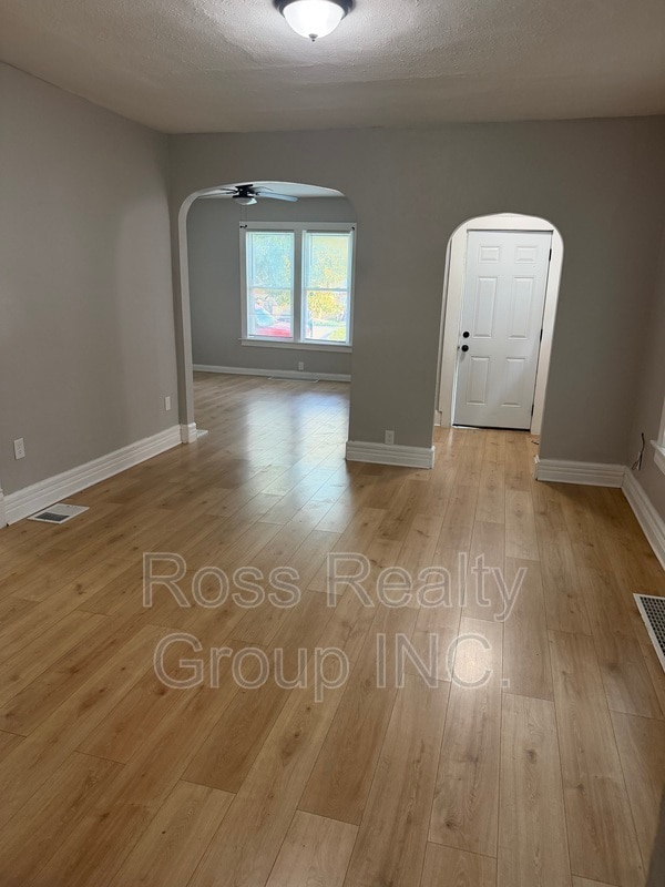 Photo - 1121 Delence St