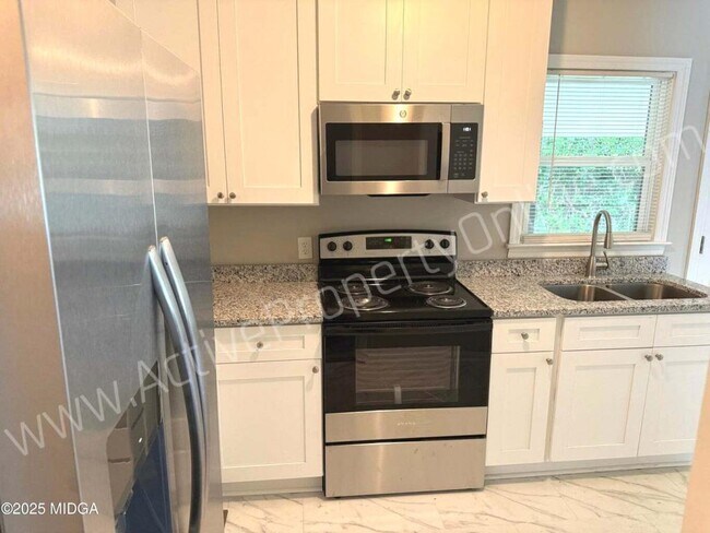 Photo - 1803 Canterbury Rd