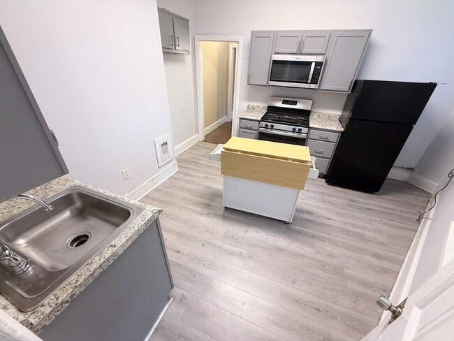 Building Photo - 2432 E Norris St Unit 2