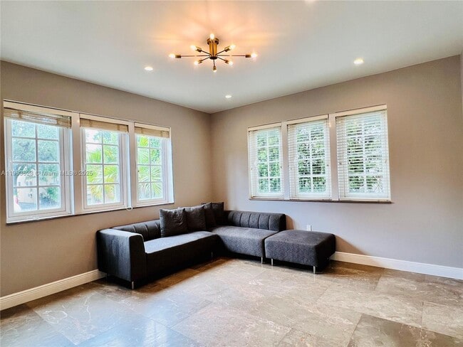 Photo - 215 Phoenetia Ave Unit 1