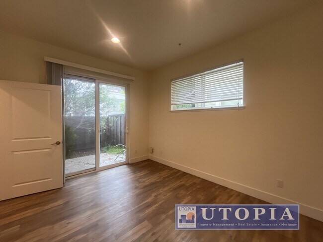 Photo - Beautiful and Spacious 3-bedroom, 3.5-bathroom Townhouse Located in the heart of Seabright. Unit 105 Jacobs Lane