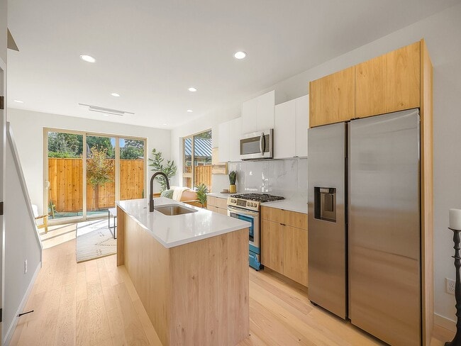 Photo - Stunning Townhome-Style Unit with Washer/D...