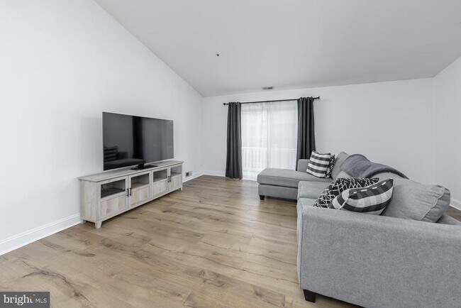 Photo - 56 Crestmont Dr