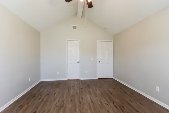 Building Photo - 906 Wisdom Dr