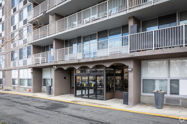 Entrance - 1350 Fifteenth Street Apartments