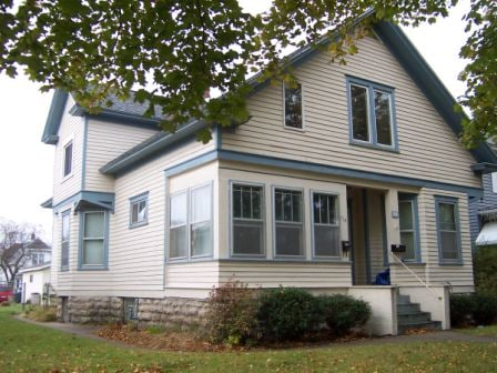 Photo - 715 E 6th St Unit Back Apartment