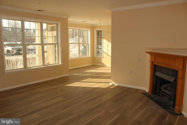 Photo - 211 Masterson Ct