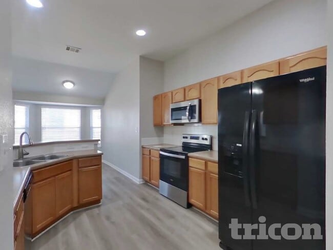 Photo - 4842 Dahlia Terrace