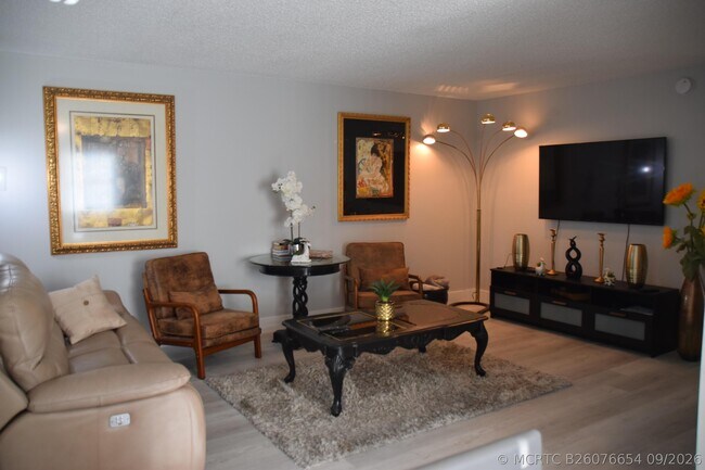 Photo - 460 Durham Cir Unit 460