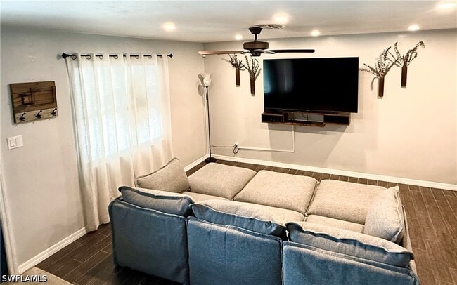 Building Photo - 235 Cypress Way W