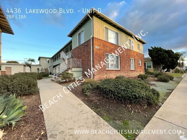 Building Photo - Lovely 2 Bedroom Apartment… Waiting for Yo... Unit D