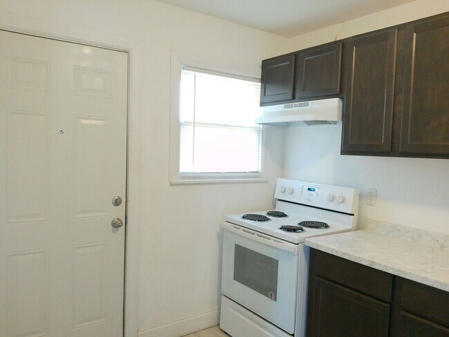 Photo - 829 Indiana Ave