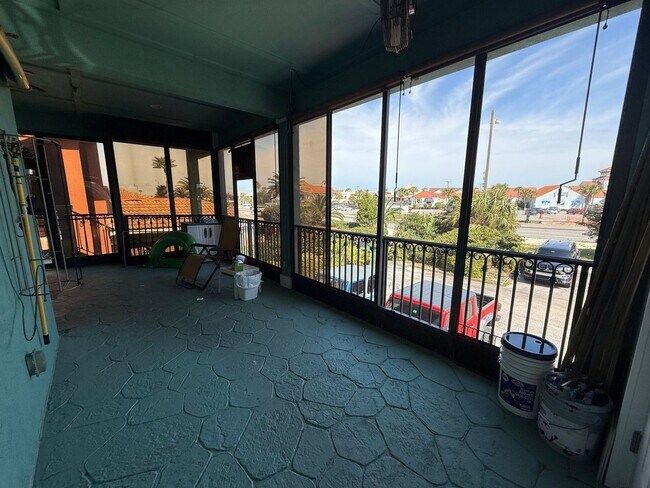 Photo - Pensacola Beach - 3 bedroom, 4 bathroom - 2nd and 3rd floor balconies with water view