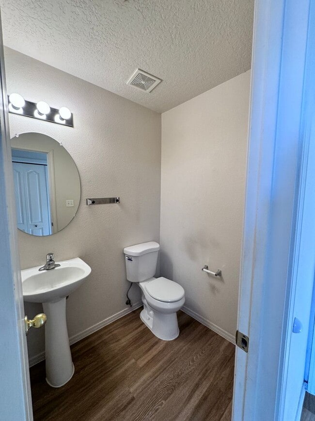 Photo - 3 bed 2 bath 2300 sq ft home-New Carpet