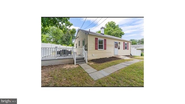 Building Photo - 2 Burgundy Ct