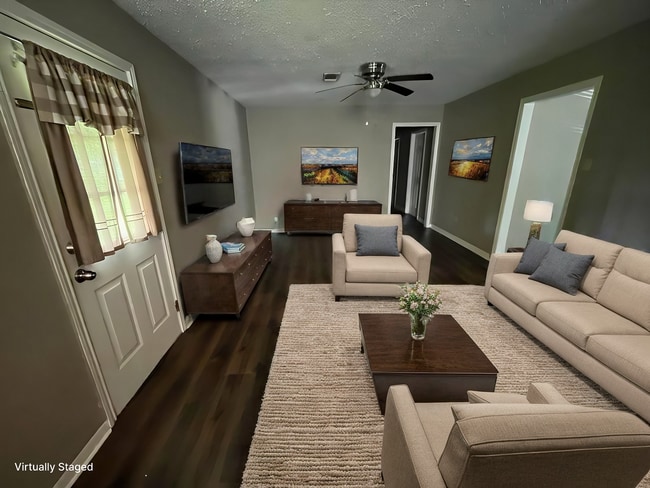 Photo - 9305 Gardner St