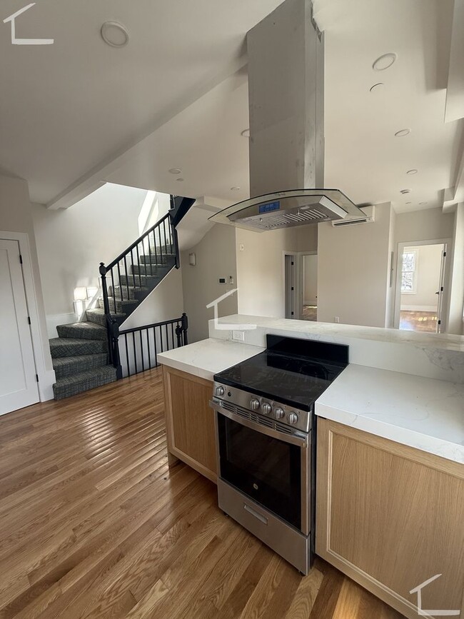 Photo - 16 Winchester St