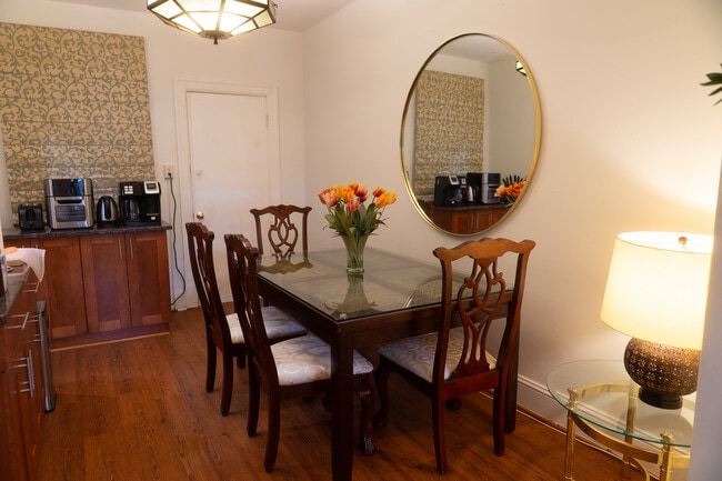 Photo - 720 Fairmont St NW