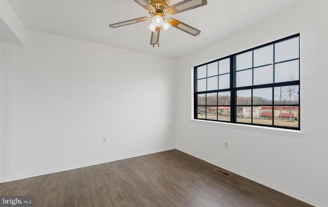 Photo - 21 Holland Hill Ct