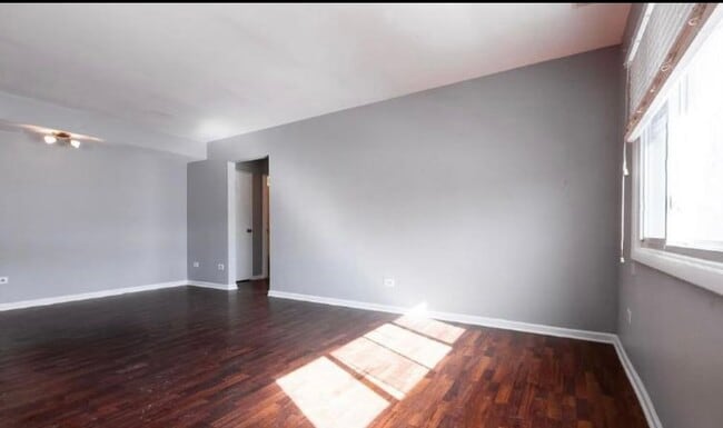 Photo - 7819 S South Shore Dr Unidad B3