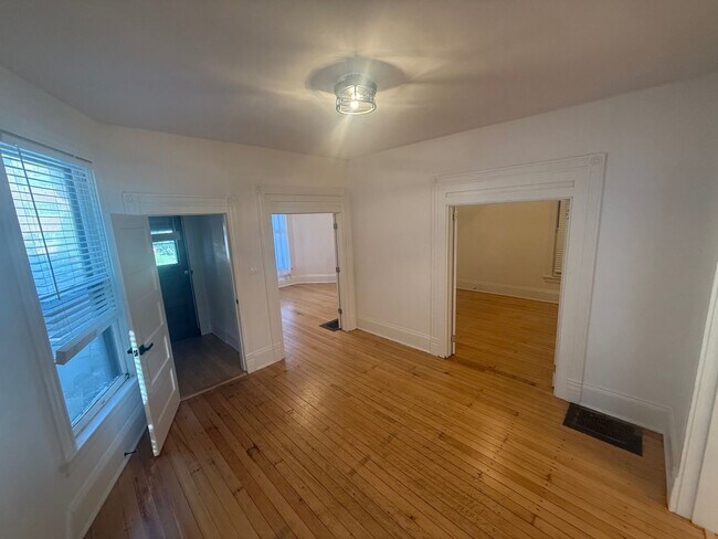 Photo - 2536 N Oakland Ave Unit 2536 N Oakland Ave