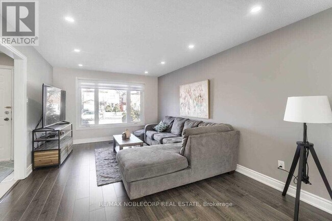 Photo - 17 Mikado Crescent